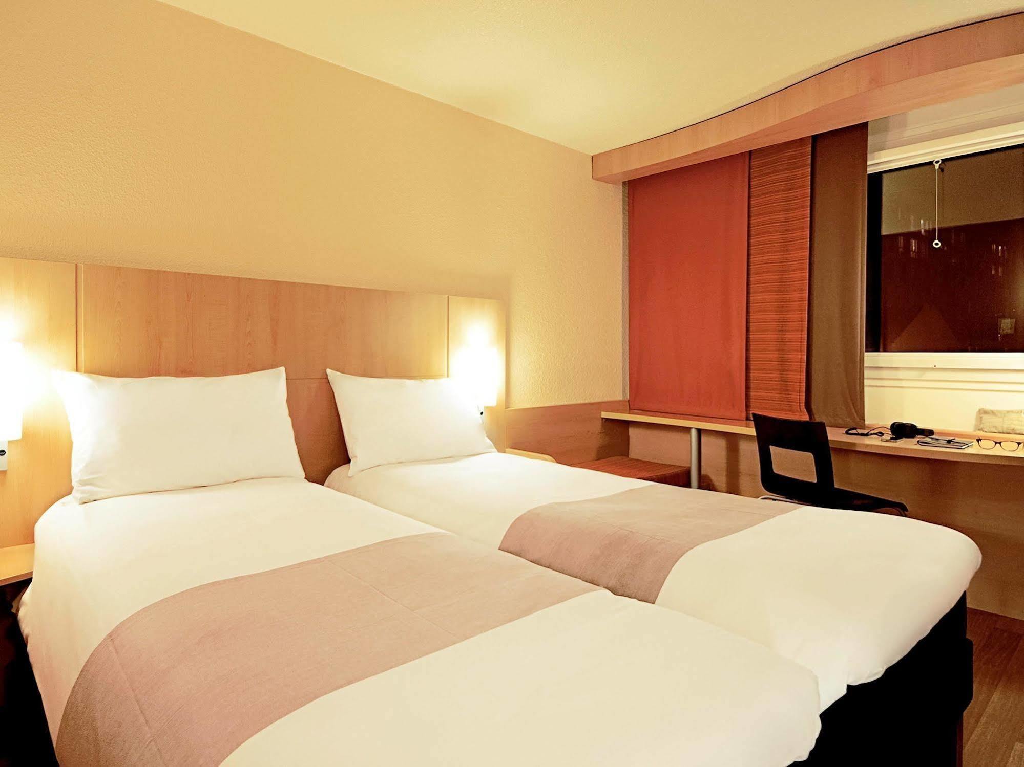 Hotel Ibis Tlemcen Esterno foto